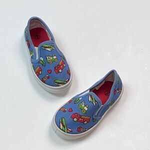 10/x$50 Kid’s Shoes Size 6 US